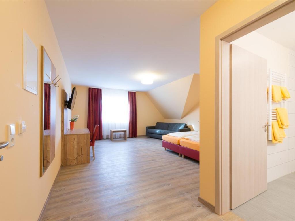 Landgasthof Schwarzes Ross Ansbach Ngoại thất bức ảnh